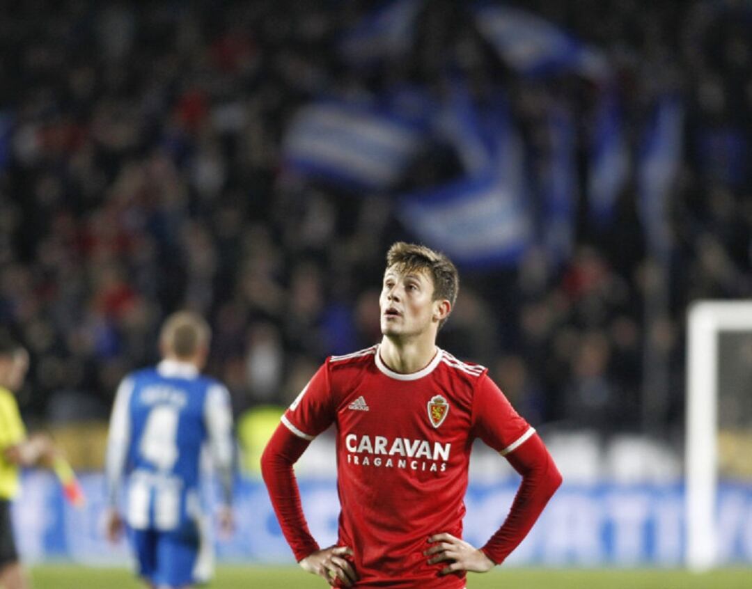 Algunos jugadores, como Marc Gual en la imagen, parecen haber bajado los brazos