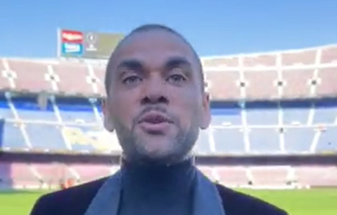 Dani Alves, en un vídeo publicado por el club catalán