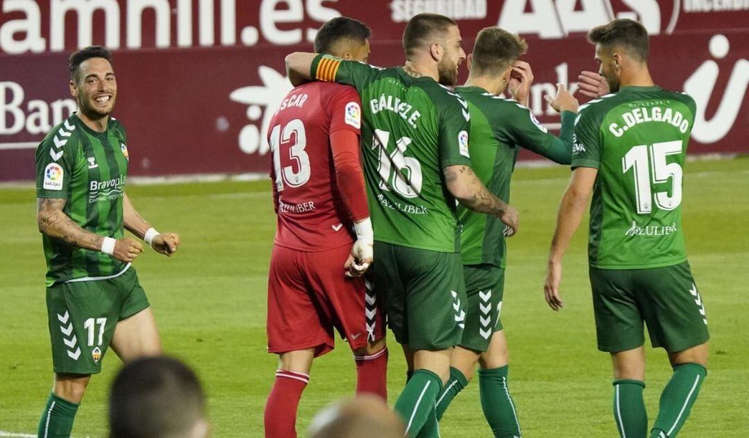 La distancia en la clasificación a favor del conjunto ovetense es de seis puntos, pero el Castellón llega al encuentro con la moral alta