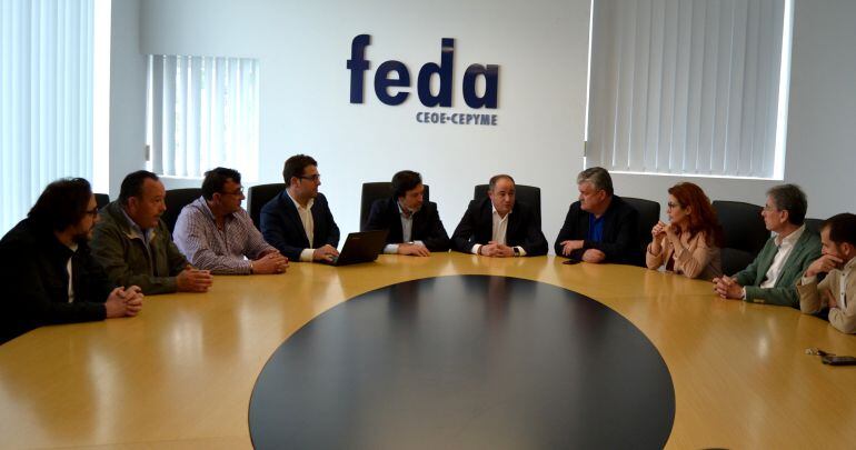 Reunión entre la patronal y el PSOE en la que hablaron de la plataforma logística