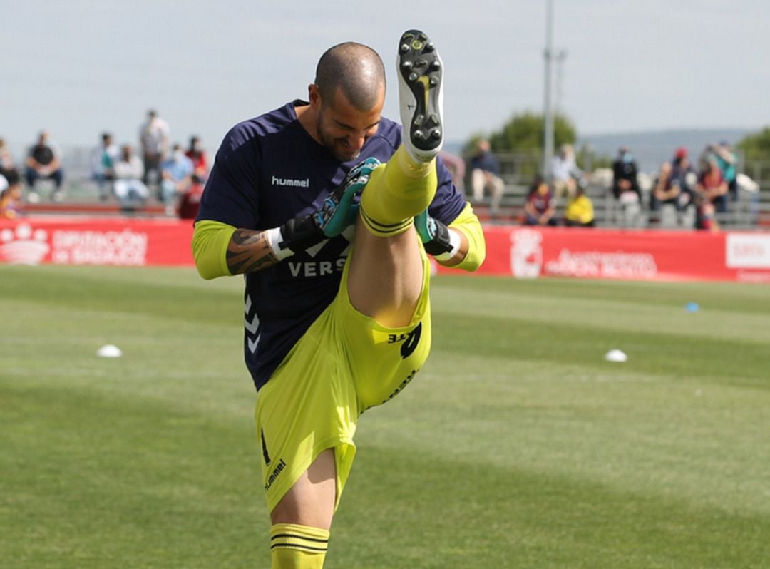 Biel Ribas en el calentamiento del partido ante el Barça &#039;B&#039; en la fase de ascenso