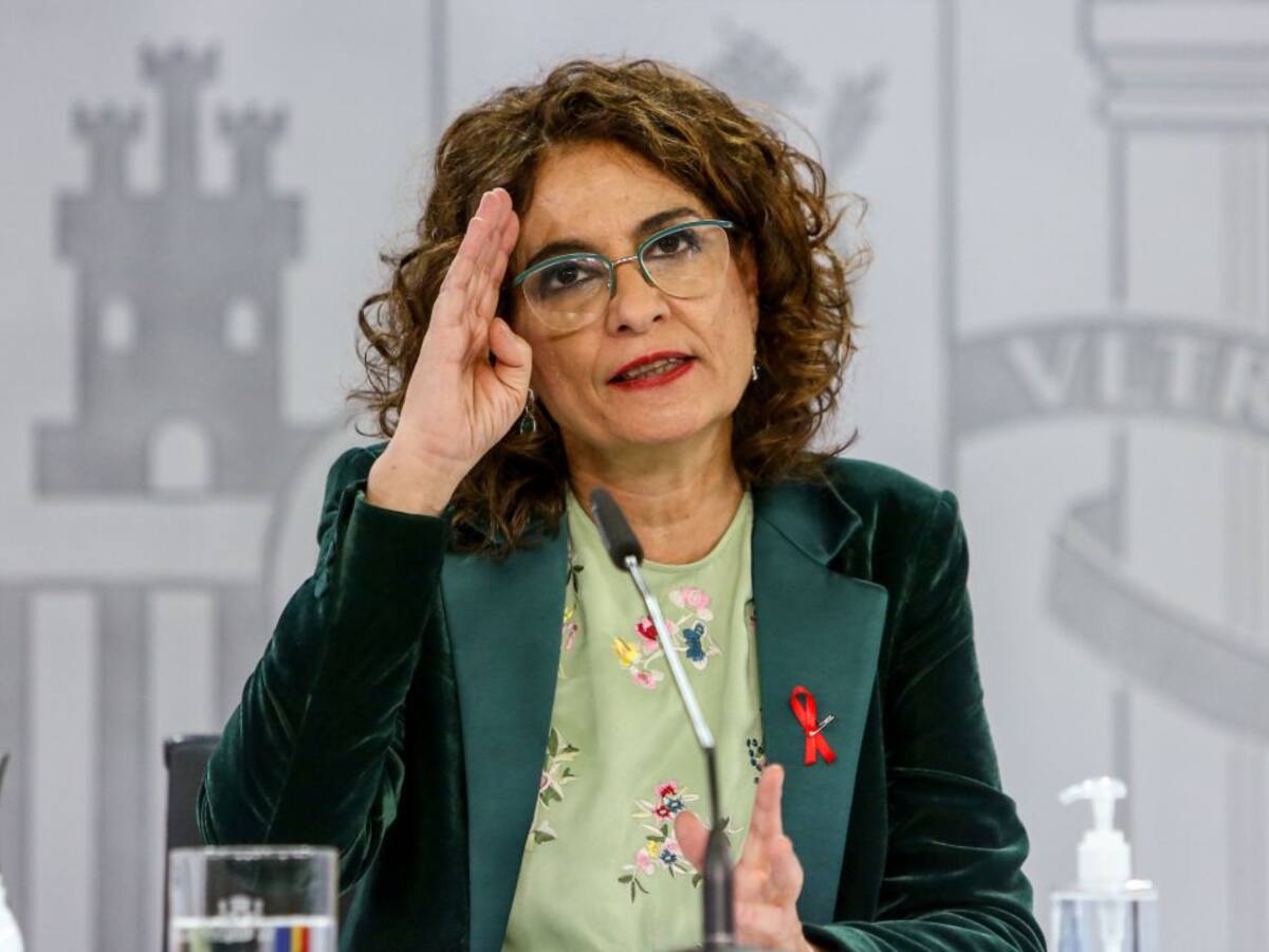 Montero afea a Moreno Bonilla su rechazo ante la armonización fiscal