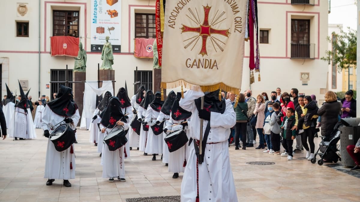 PAULA BELTRÁN, hermandad Stma Cruz
