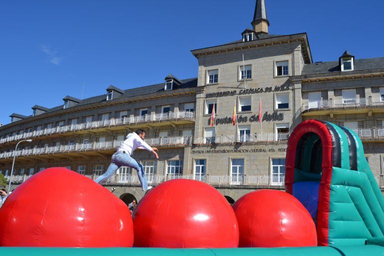 Una de las actividades de la 'Welcome Party' de la UCAV