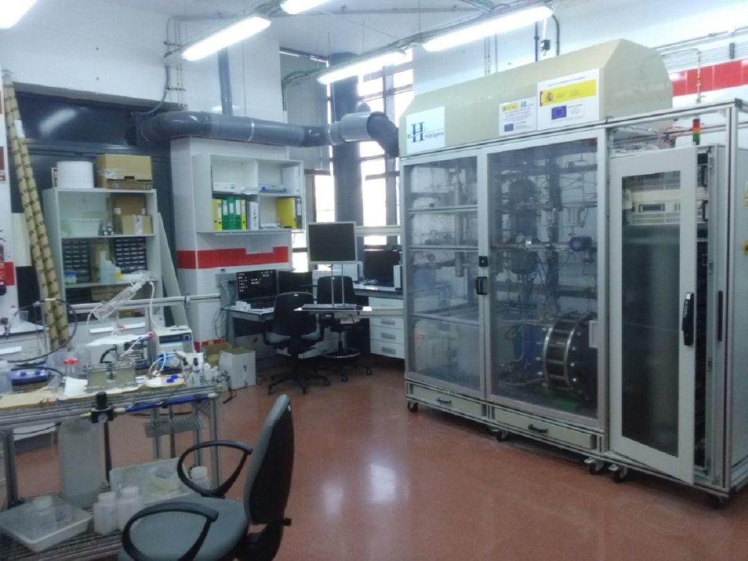 Uno de los laboratorios del CNH2 de Puertollano