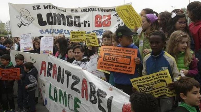 MANIFESTACIÓN CONTRA LA LOMCE