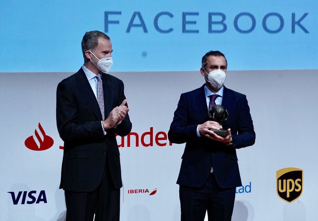 Jorge Bretó, CEO de Citrosol, recibe el galardón de manos del Rey de España, Felipe VI 