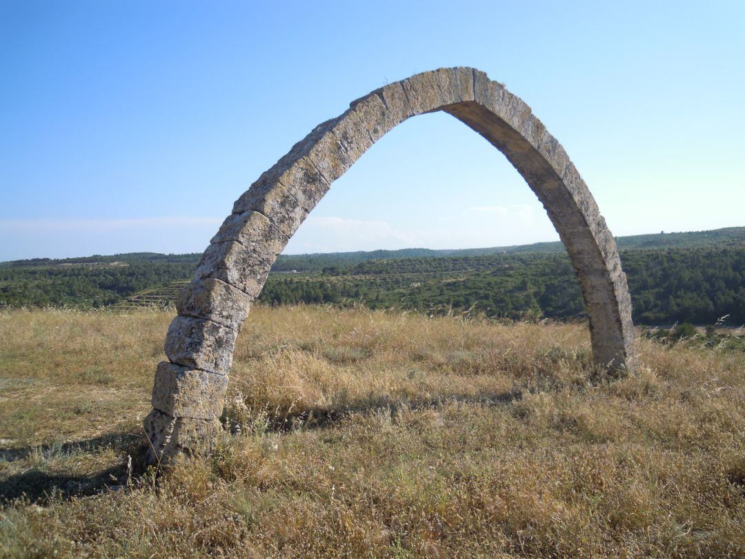 Així era l'arc d'Adà de Llardecans abans que caigués.