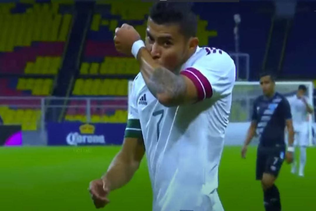 Orbelín Pineda celebrando un gol con México