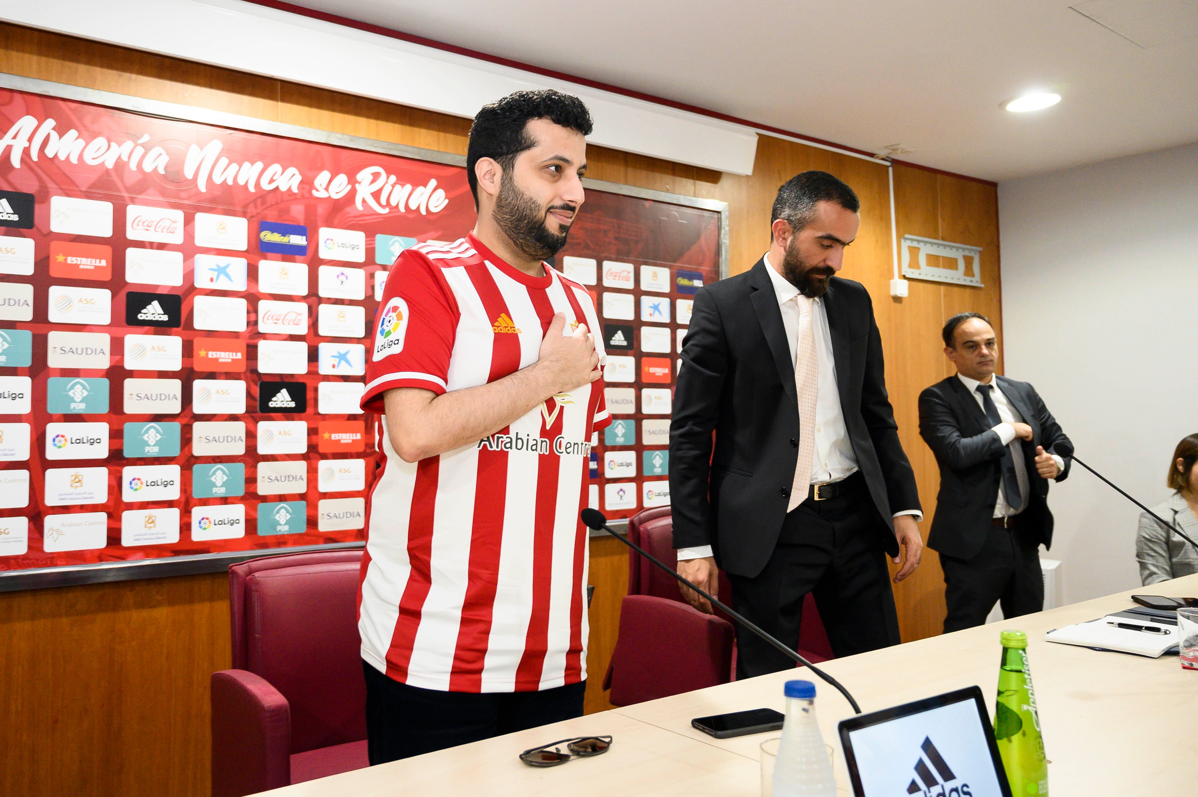 El presidente del Almería le debe dar un empujón al ascenso.