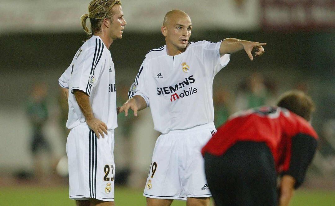 Beckham y Cambiasso, en un partido ante el Mallorca en 2003.