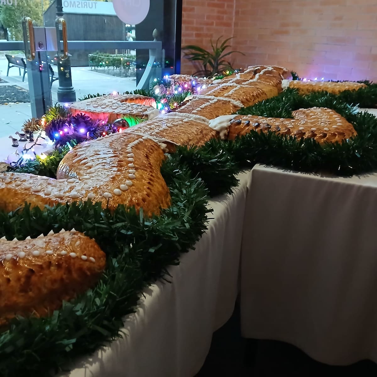 Un cocodrilo de 180 kilos para chuparse los dedos en Gijón