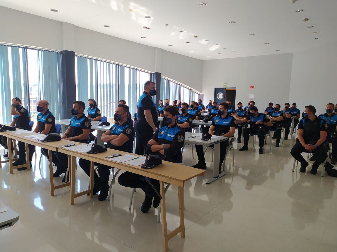 Acto de toma de posesión de los nuevos agentes de la Policía Local de Oviedo