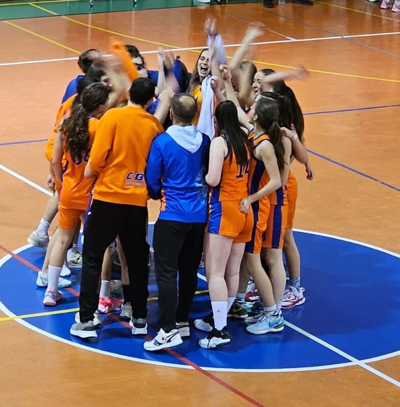 El baloncesto jacetano lo celebra
