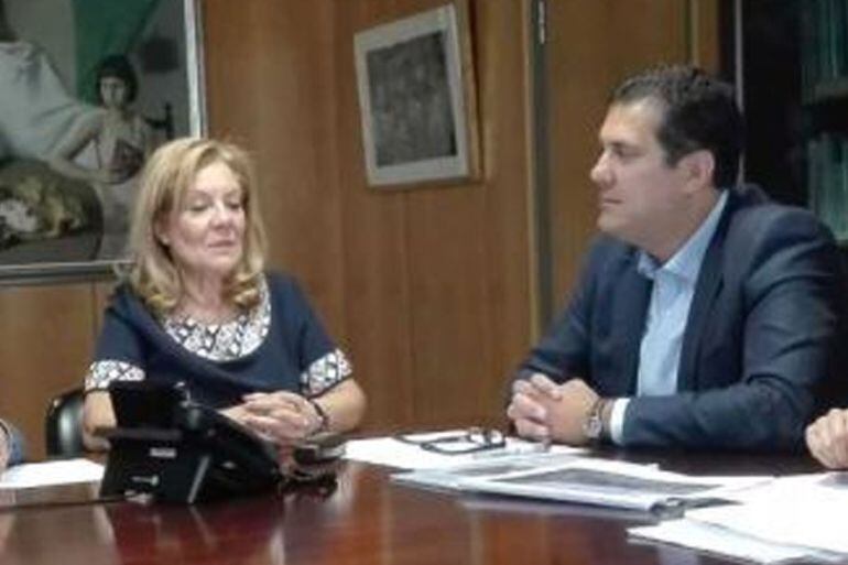 Isabel García Prieto junto a Alberto Castro