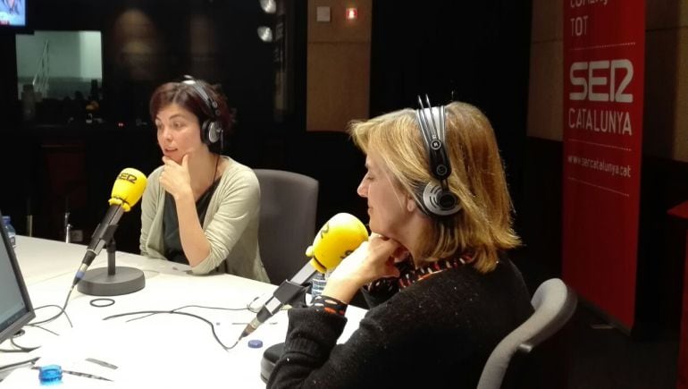 Samanta Villar en los estudios de Radio Barcelona, presentando su libro &quot;Madre hay más que una&quot;