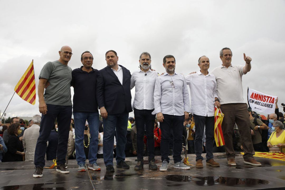 Los condenados por el procés independentista abandonan la cárcel de Lledoners tras ser indultados por el Gobierno