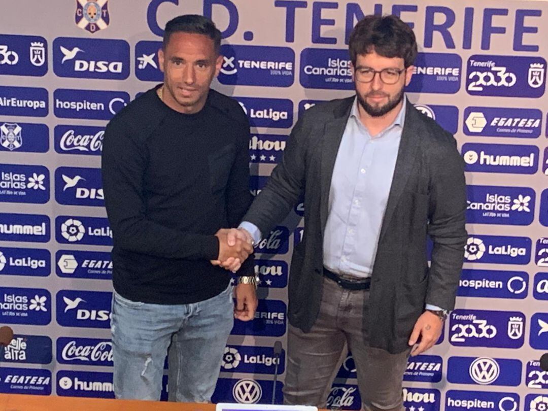 Acto de la renovación de Suso Santana con el CD Tenerife