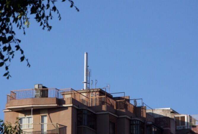 Antena de telefonia a l'Hospitalet de Llobregat.