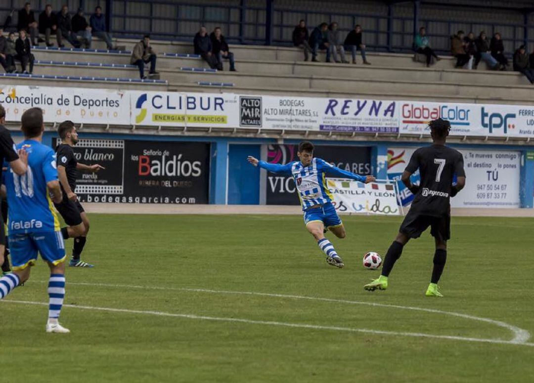 Fernando Rubio será capital en el eje del centro del campo ante los leoneses, como ya lo fuera en el partido de la primera vuelta.