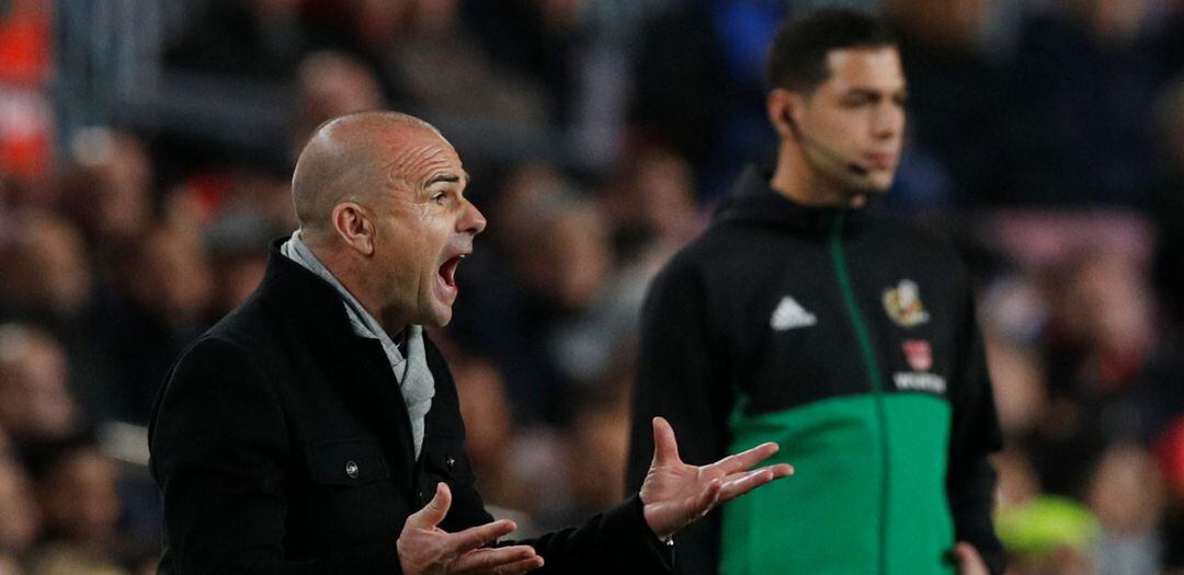 Paco López, durante el partido del Camp Nou