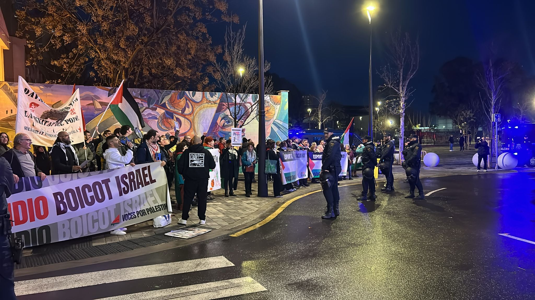 Protestas contra Israel en el Roig Arena