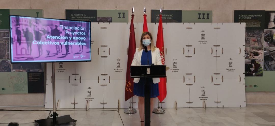 La concejala de Servicios Sociales, Paqui Pérez, en el acto de presentación.