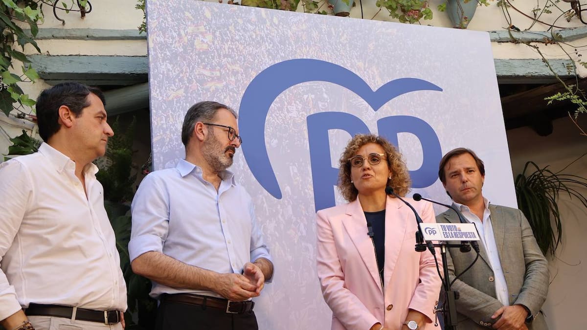 Dolors Montserrat en Córdoba: "Si el PP gana el 9 de junio, a Sánchez no le queda otro camino que convocar elecciones"
