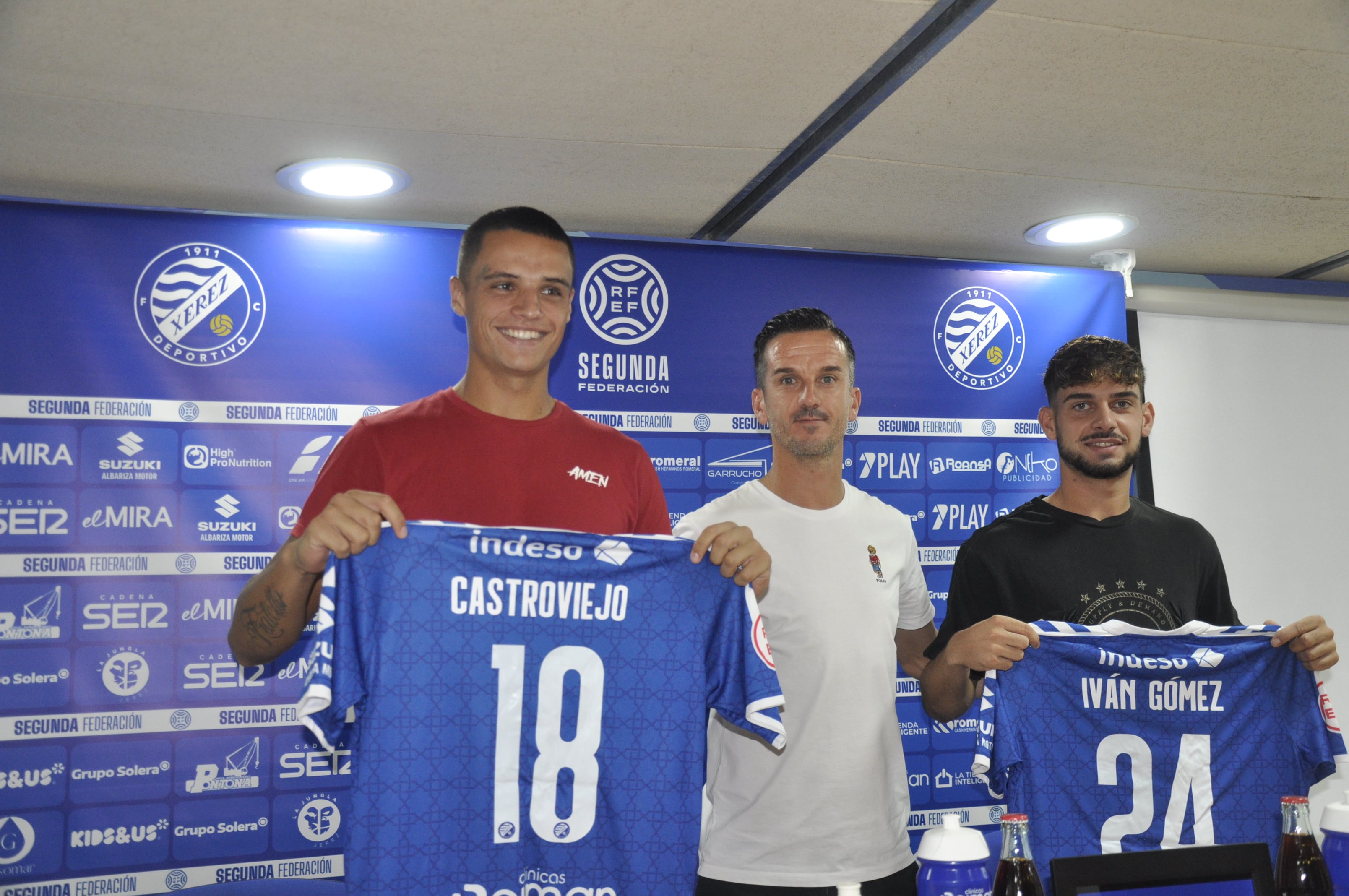 Ivo y Castroviejo junto a Antonio Bello