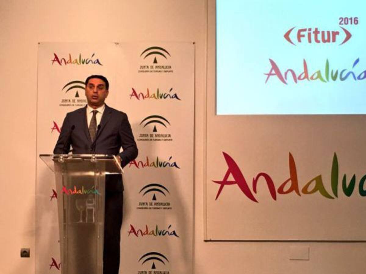 El Consejero de Turismo es seguidor de la Cámara de los Balones