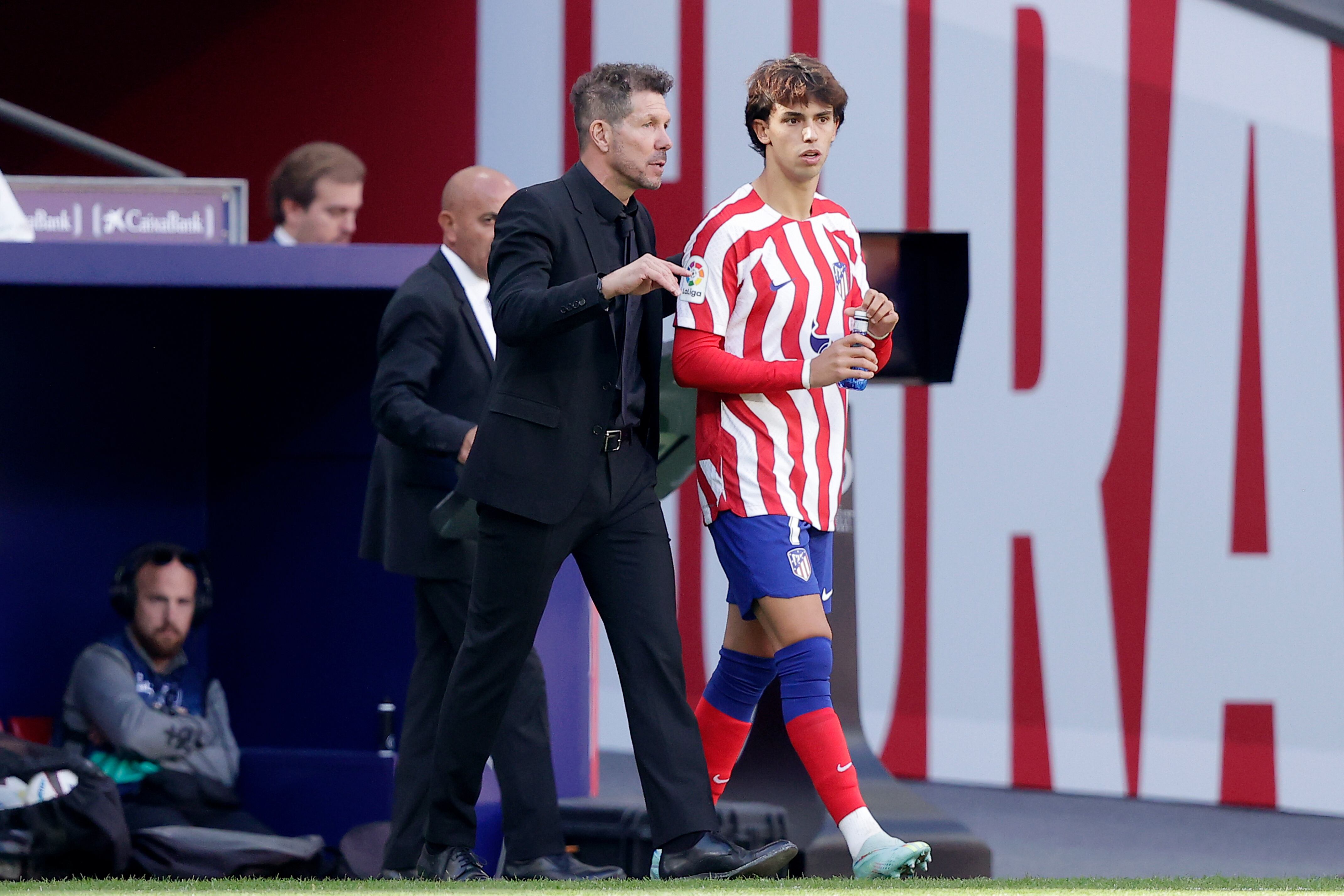 Simeone con Joao Félix