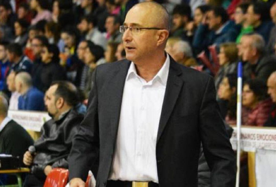 Ángel Fernández, el técnico cesado