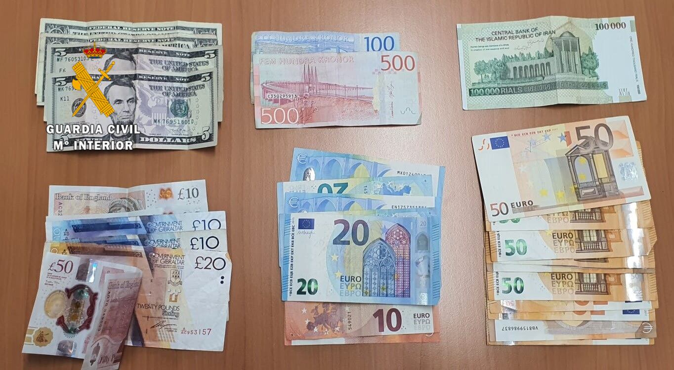 Parte del dinero recupero por la Guardia Civil