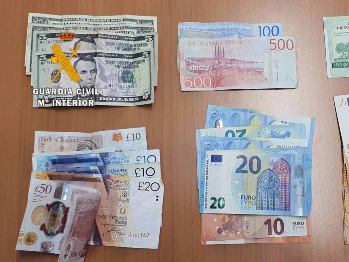 Detenidos por robar en el interior de, al menos, 17 coches en puntos de Málaga y Granada