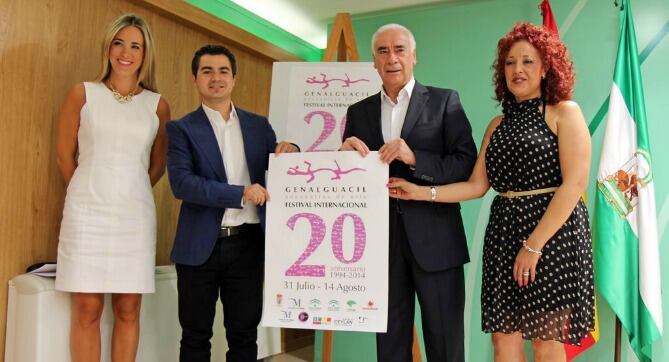 El Consejero Luciano Alonso en la presentación del Festival junto al alcalde de Genalcaucín, Miguel Ángel Herrera