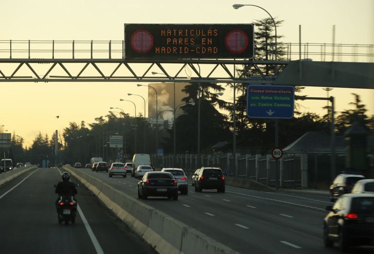 Madrid se ha convertido en la primera ciudad española que impone la circulación alterna de vehículos en función de sus matrículas para combatir la polución.