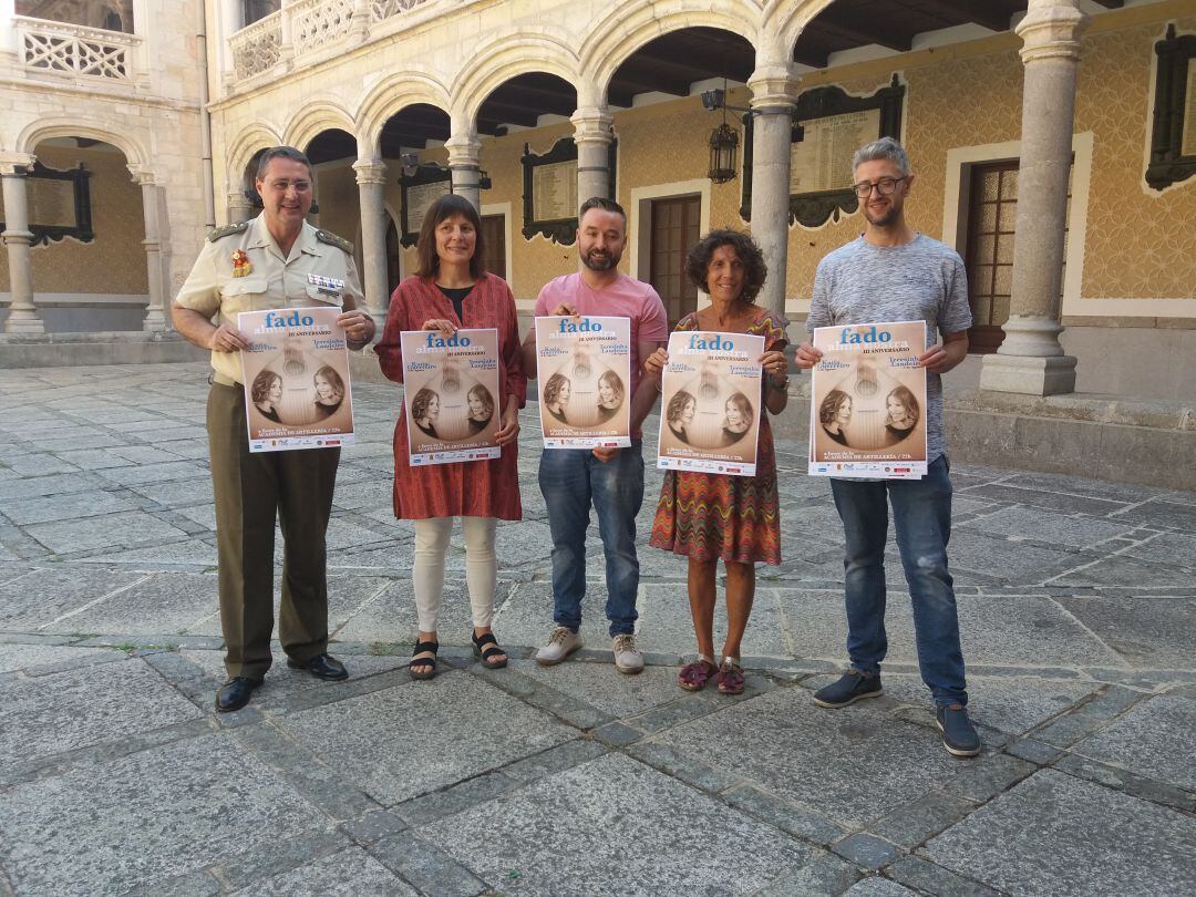 Presentación del ciclo de conciertos Fado Alma Nostra en el patio de la Academia de Artillería