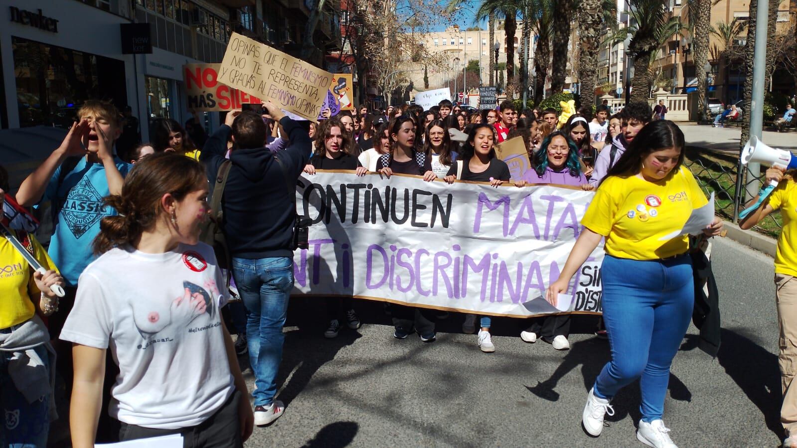 Manifestación de estudiantes en Alicante por el 8M