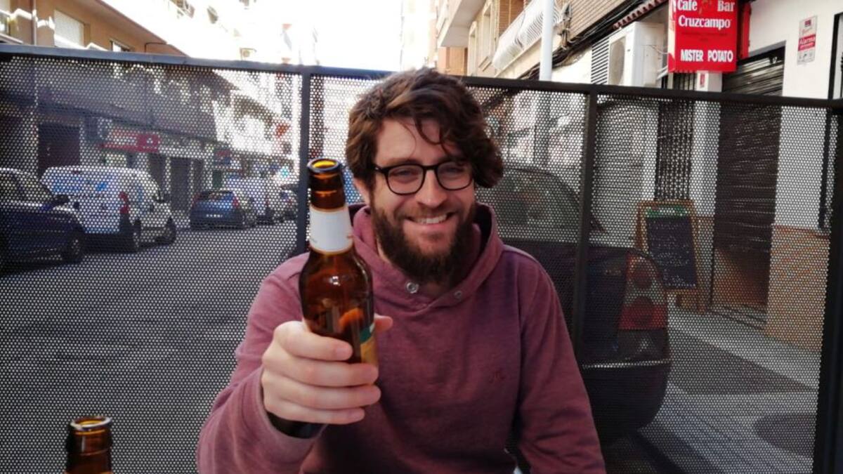 Crítica, sátira, cerveza y Puertollano, por Julio Serrano
