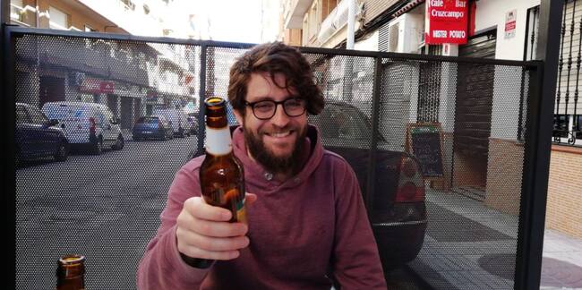 Julio Serrano, en una terraza de Puertollano