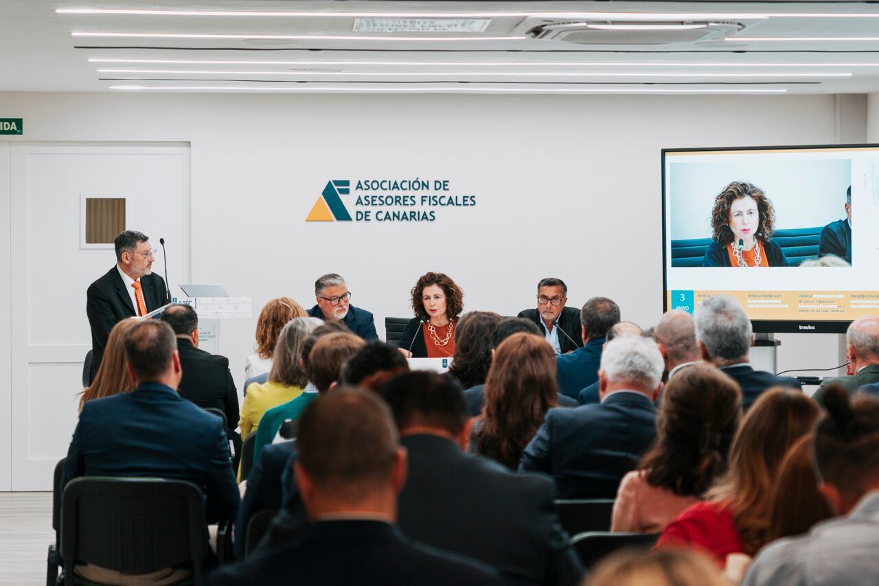 Entrega de los premios de la IV Edición de Trabajos en Tributación y Fiscalidad en las Islas Canarias.