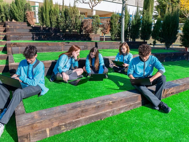 El colegio San Alberto Magno aplica la ética en el uso de la tecnología.