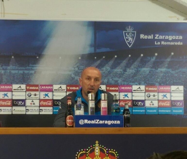Popovic, esta mañana en la sala de prensa de La Romareda