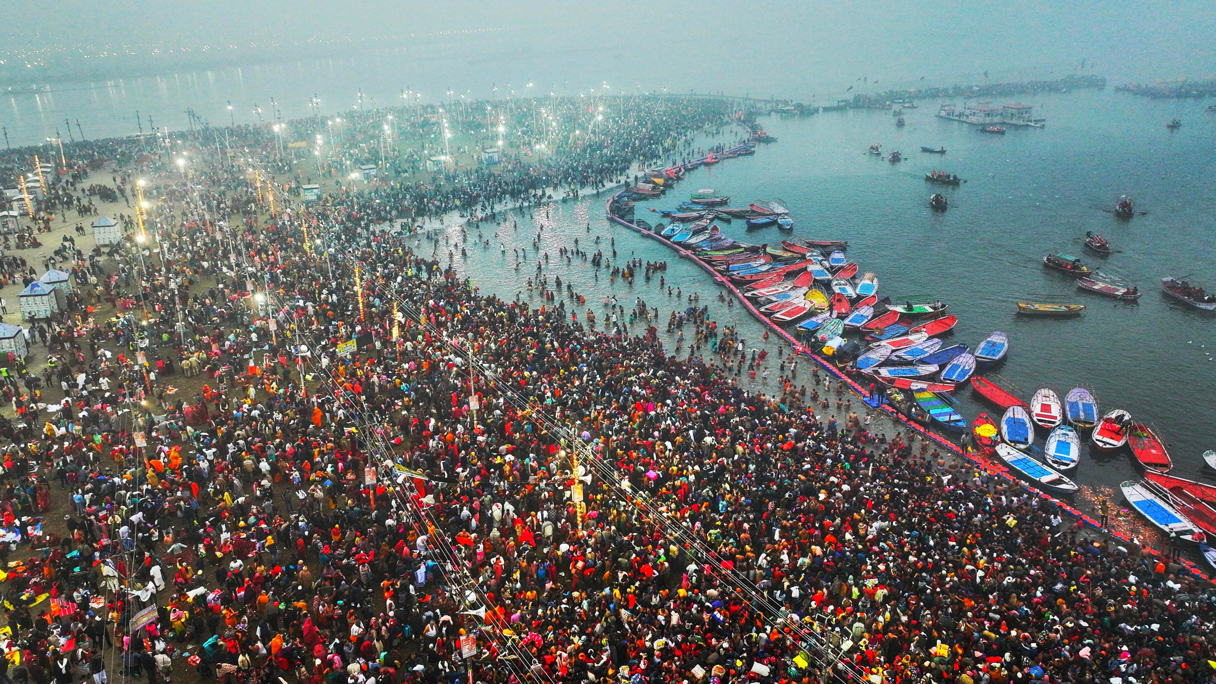 Vista aérea del Kumbh Mela, antes del incendio.