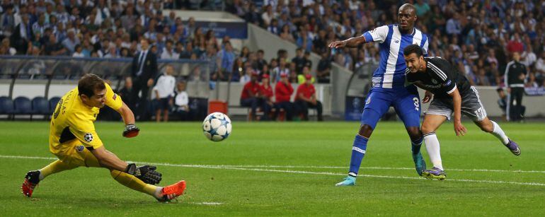 Iker Casillas, durante el partido entre el Oporto y Chelsea.