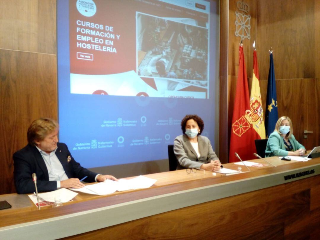 La consejera de Derechos Sociales, Carmen Maeztu, presenta &#039;hosteleríaenred.es&#039;, plataforma on line que crea una bolsa de trabajo y ofrece formación al sector de la hostelería