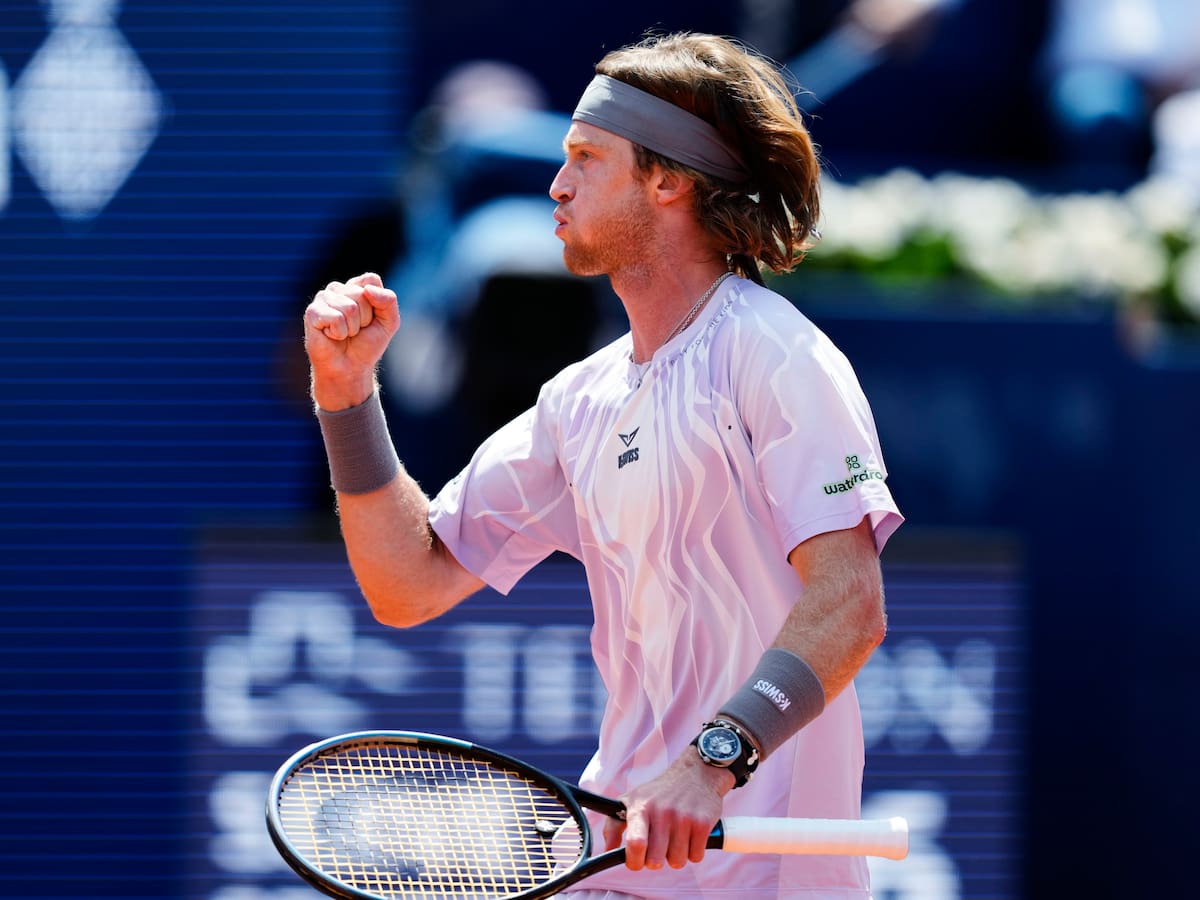 Rublev remonta a la revelación Medjedovic y accede a su primera final en el Conde de Godó