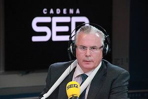 Garzón ha pasado por los micrófonos de la Cadena SER tras la negativa de Pedraz a archivar el &#039;caso Couso&#039;