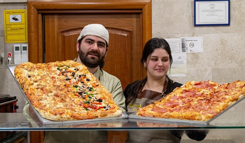 Felipe y Crina, de la Pizzería Venecia