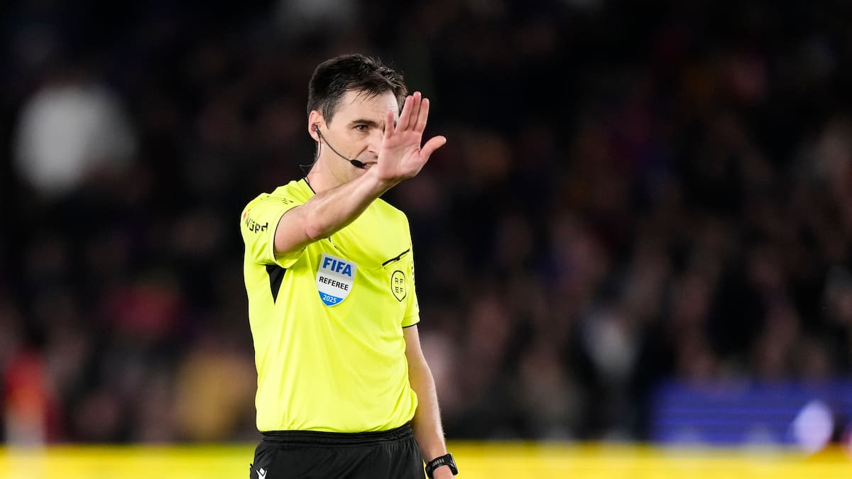 Iturralde González asegura que "en FIFA y UEFA se echan las manos a la cabeza" por esta medida del CTA: "No gusta nada..."